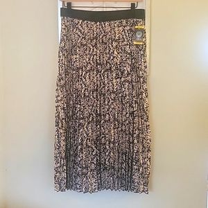Vince Camuto Women's Cottagecore Skirt ~ Medium- NWT